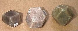 garnets_asst.jpg, 7663 bytes, 9/5/00