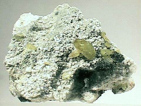 sphene2.jpg, 53024 bytes, 9/6/00