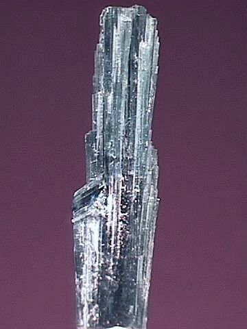 tourmaline_blue.jpg, 35897 bytes, 9/6/00